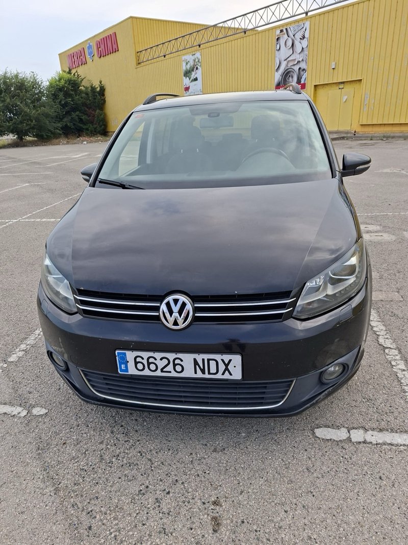 Volkswagen Touran 2013 - foto 1