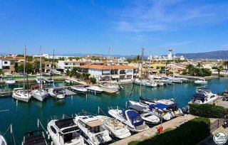 Piso en venta en Empuriabrava en Castelló d´Empúries