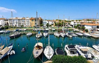 Piso en venta en Empuriabrava en Castelló d´Empúries