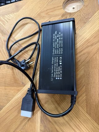 Cargador Batería Li-ion 48-54.6V 10A