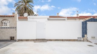 Casa adosada en venta en La Siesta - El Salado - Torreta en Torrevieja