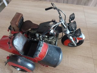 Motos estilo Cruiser (Beige y Roja)