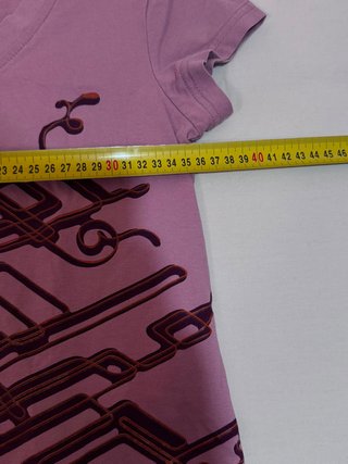 T-shirt Adidas V-neck rosa antico con grafica