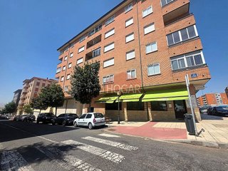 Piso en venta en Universidad en Ávila