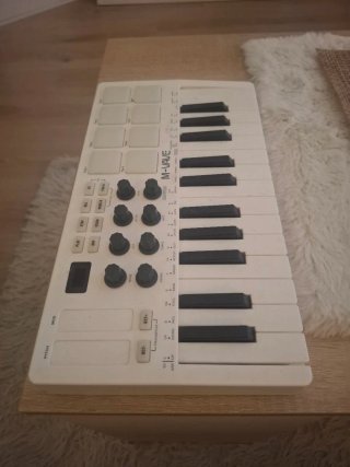 Controlador MIDI M-VAVE Blanco y Negro