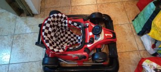 Andador infantil coche de carreras