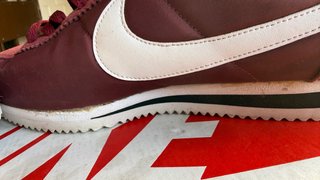 Nike Cortez Rojas y Blancas