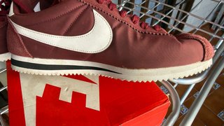 Nike Cortez Rojas y Blancas