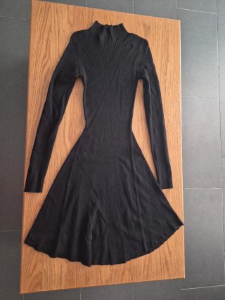 Vestido Bershka canalé negro XS