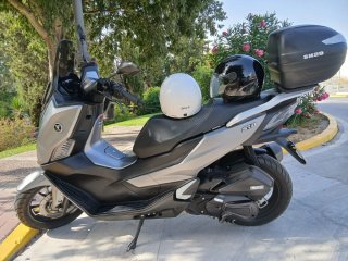Voge 125cc Scooter Gris y Negro