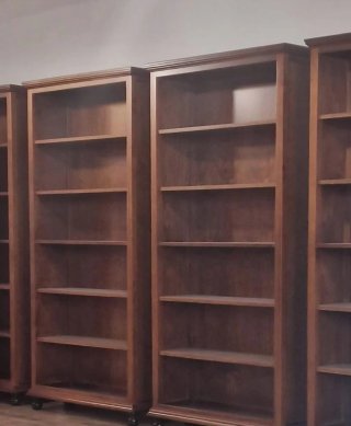 Estanterías de madera, clásica