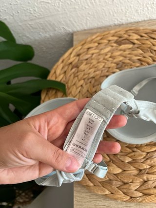 Sujetador gris con relleno