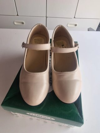 Zapatos Flamenca Niña color Beige Tallas 29 y 31