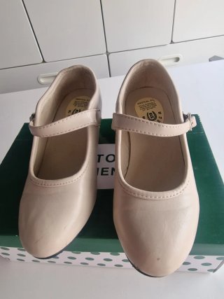 Zapatos Flamenca Niña color Beige Tallas 29 y 31