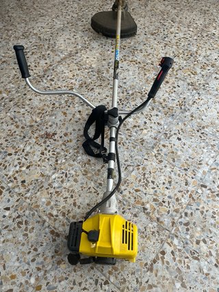 Desbrozadora gasolina amarilla
