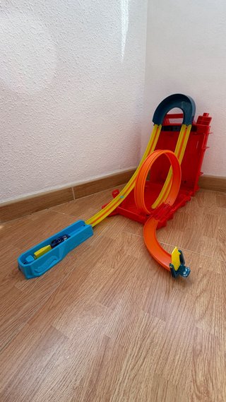 Pista Hot Wheels Lata de Gasolina