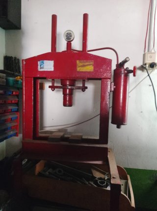 Prensa Hidráulica Taller Mecánico