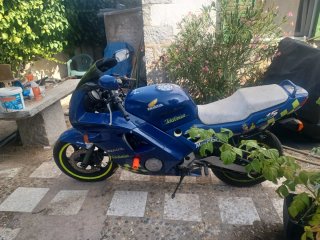 Honda CBR 600 F2 Azul