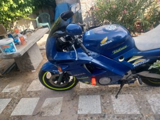 Honda CBR 600 F2 Azul