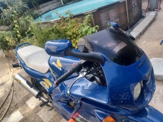 Honda CBR 600 F2 Azul