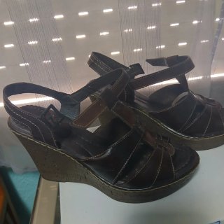 Sandalias cuña marrones talla 38
