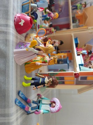 Casa Playmobil con muñecos y accesorios