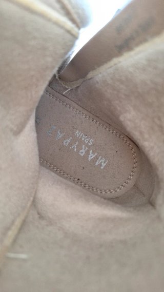 Botas de mujer beige con cordones