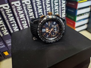 Reloj Seiko Astron GPS SSE141 Negro/Dorado