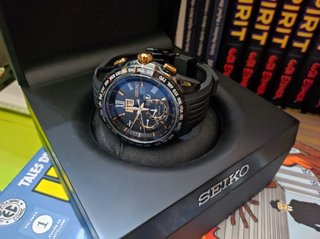 Reloj Seiko Astron GPS SSE141 Negro/Dorado