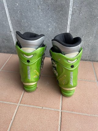 Botas de esquí Dolomite verdes