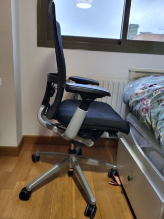 Silla Ergonómica Haworth Zody Negra