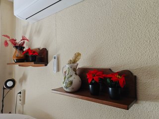 Conjunto Salón Clásico: Mesa y 4 Sillas