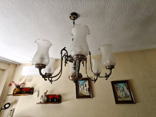 Conjunto Salón Clásico: Mesa y 4 Sillas