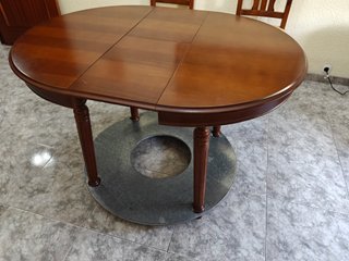 Conjunto Salón Clásico: Mesa y 4 Sillas