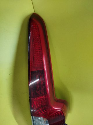 PILOTO TRASERO DERECHO VOLVO V50 SW FAMILIAR