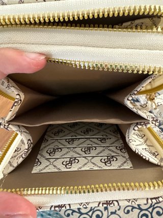 Bolso de mano blanco con estampado