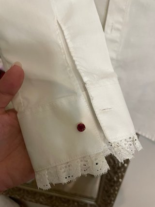 Camisa de vestir con adornos