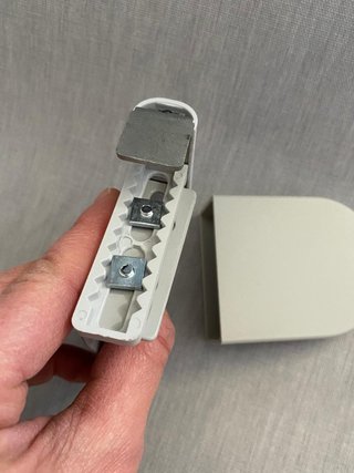 Estor enrollable gris y blanco