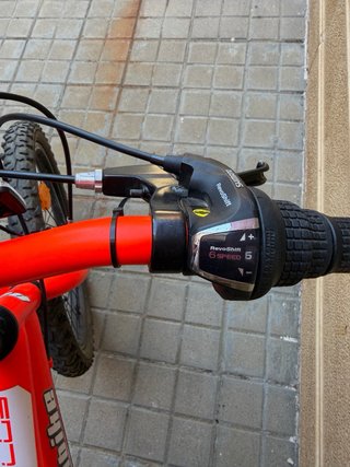 Bicicleta infantil roja