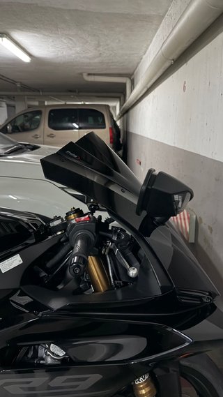 Cúpula Yamaha R9 Negra