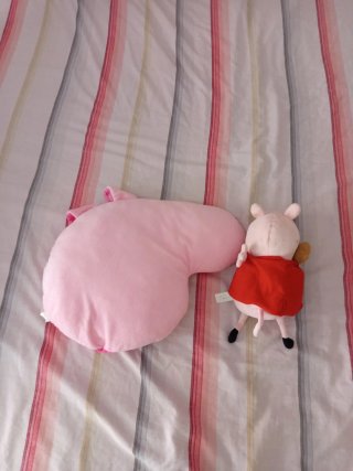 Peluche Peppa Pig y cojín