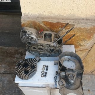 Rueda Moto 21/4-18 43J, delantera