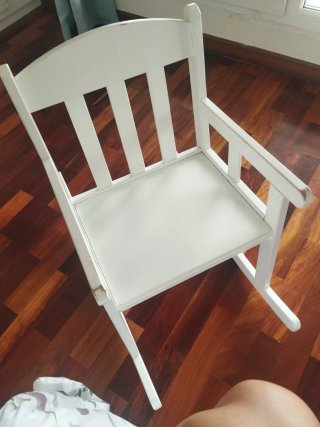 Mecedora infantil blanca IKEA