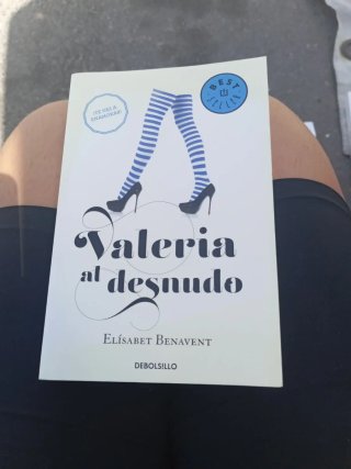 Valeria al desnudo / Valeria Naked
