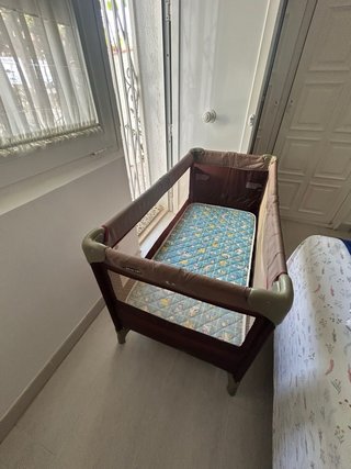 Cuna de viaje plegable