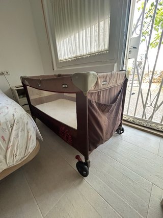Cuna de viaje plegable