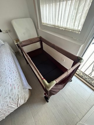 Cuna de viaje plegable