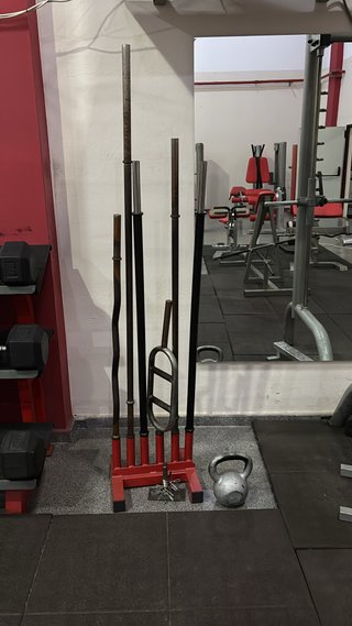 Rack para discos y barras de gimnasio