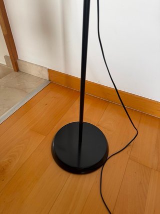Lámpara de pie IKEA NOT Negra Foco Blanco