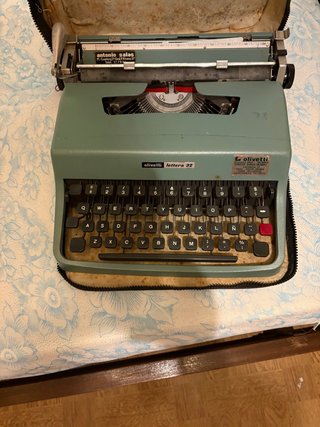 Máquina de escribir Olivetti Lettera 32